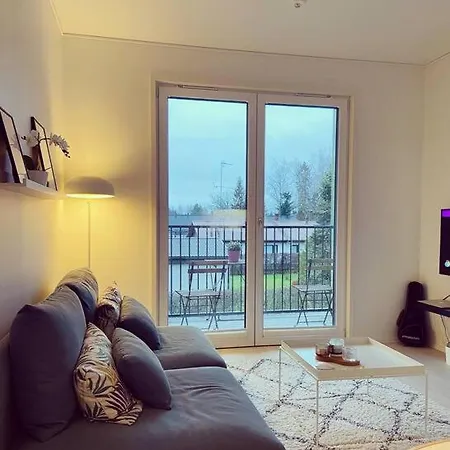 Lakeside Modern Minimalist Freeparking Apartament *