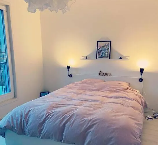 Lakeside Modern Minimalist Freeparking דירה