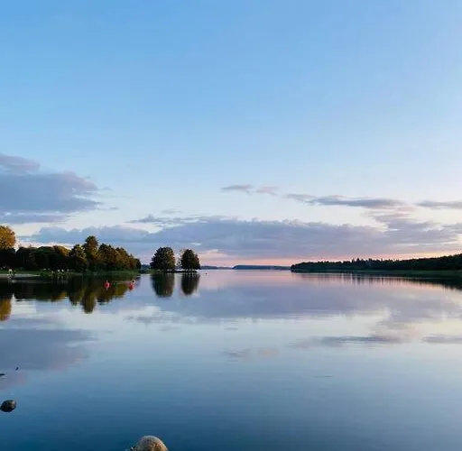 Lakeside Modern Minimalist Freeparking *